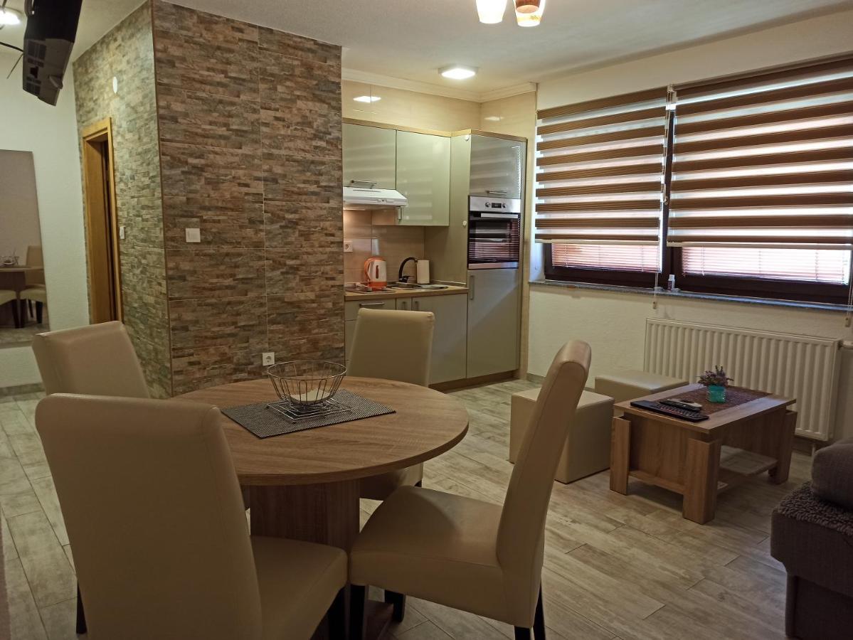 Studio Apartments Una Korenica Eksteriør bilde