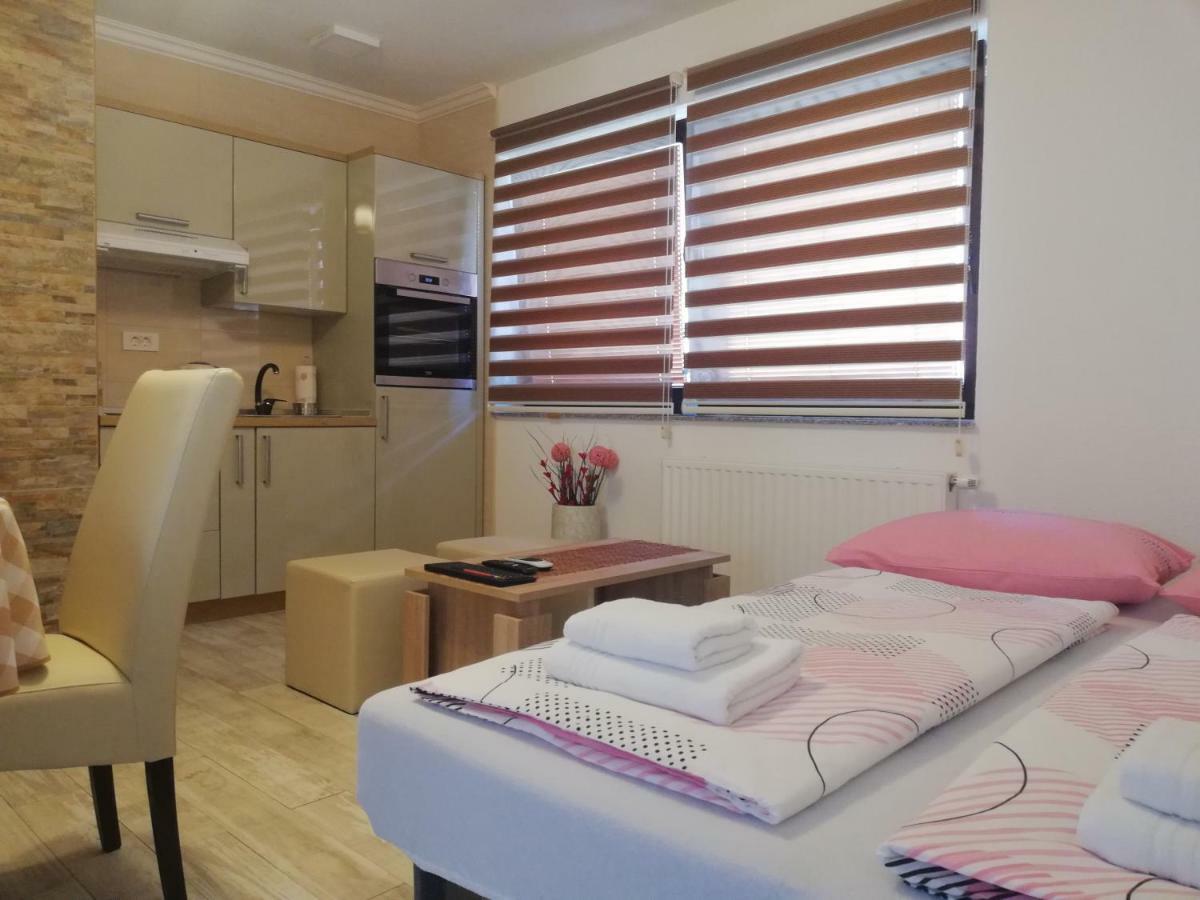 Studio Apartments Una Korenica Eksteriør bilde